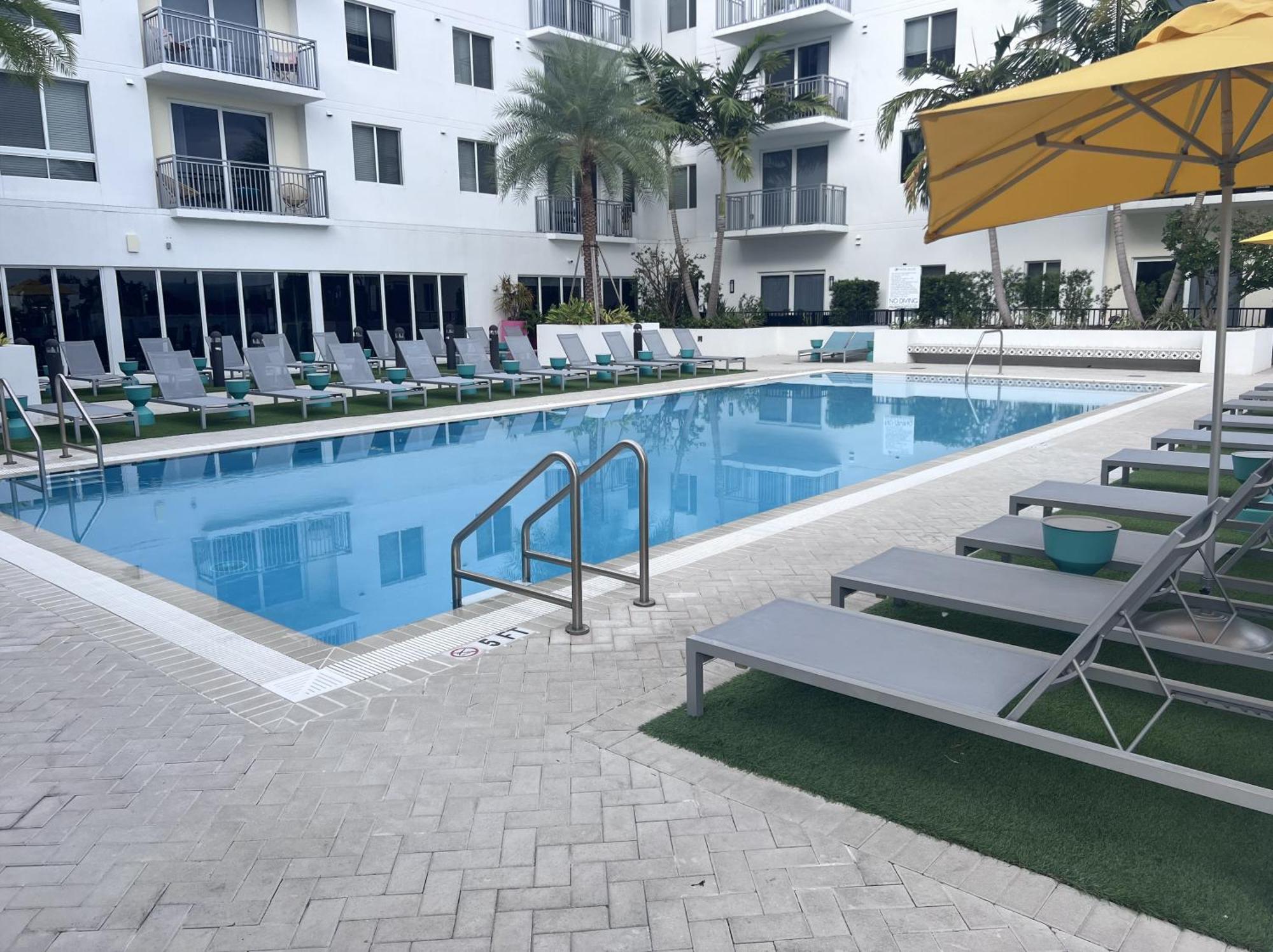 Master Bed Room In Calle Ocho Miami Exteriör bild