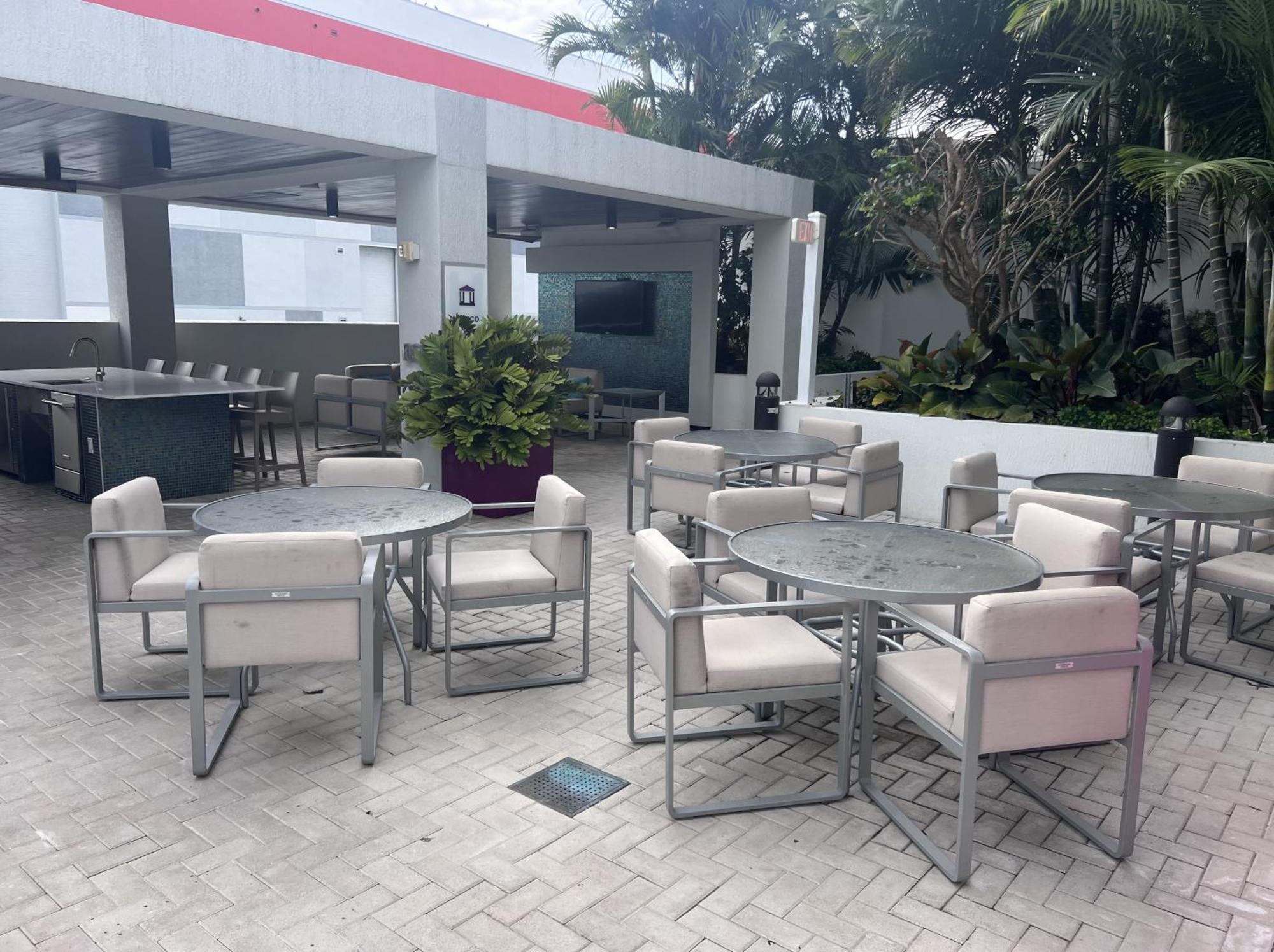 Master Bed Room In Calle Ocho Miami Exteriör bild